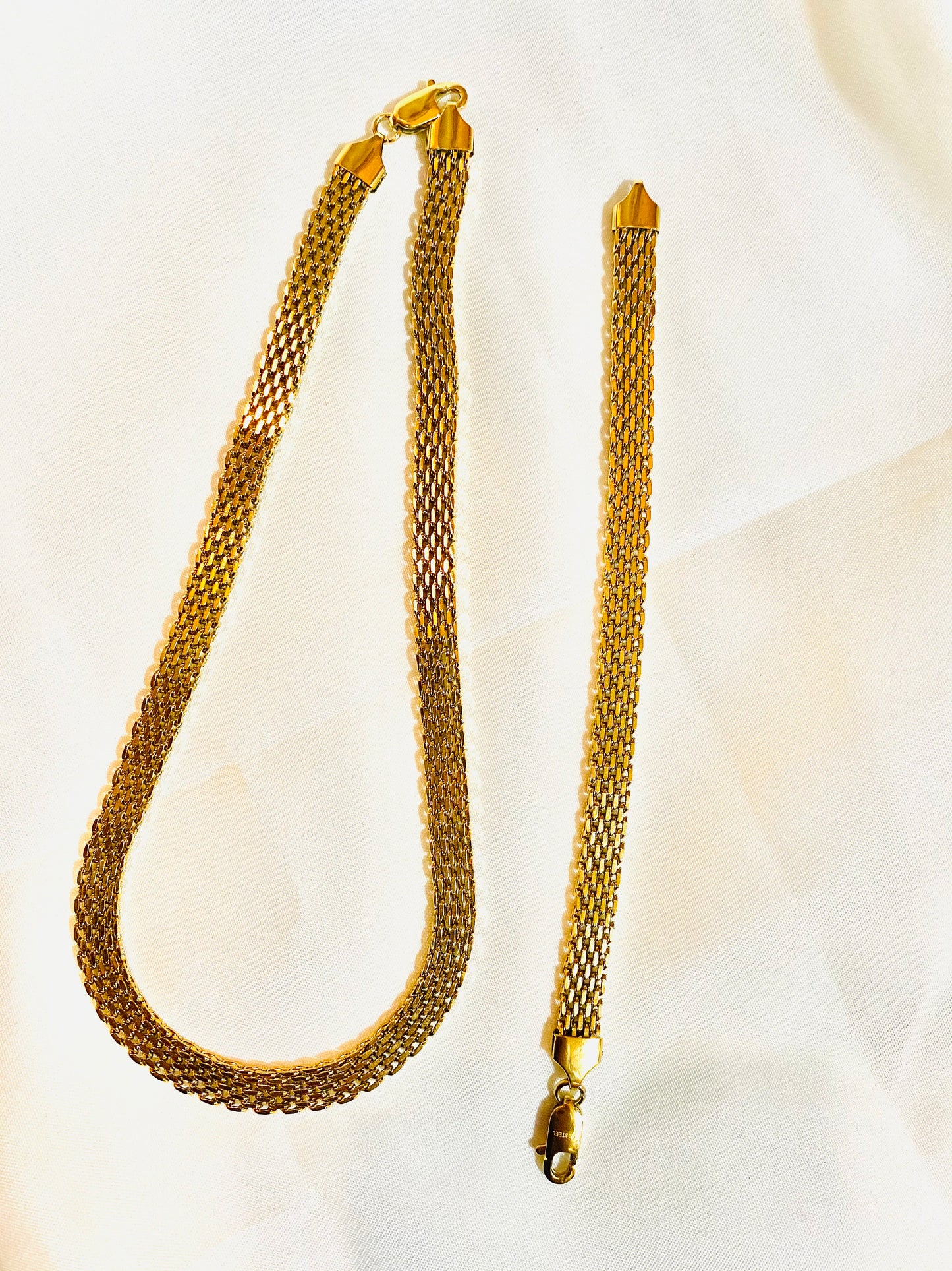 Flat Out Gorgeous Bracelet