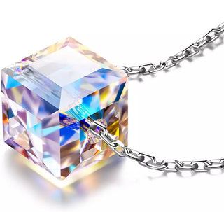 Lustrous Crystal Necklace