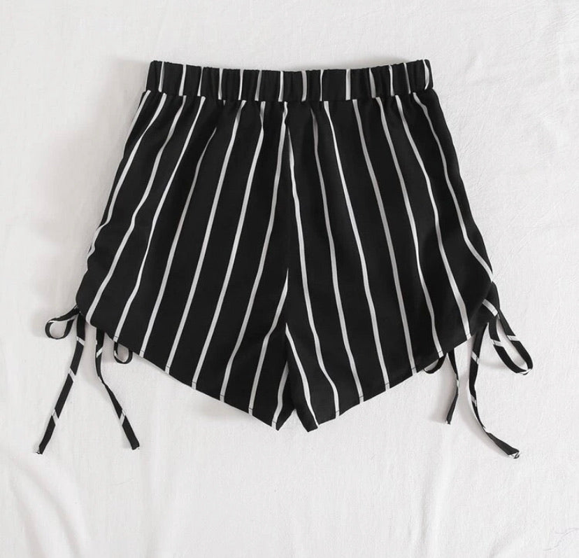 Side Draw String Stripe Shorts